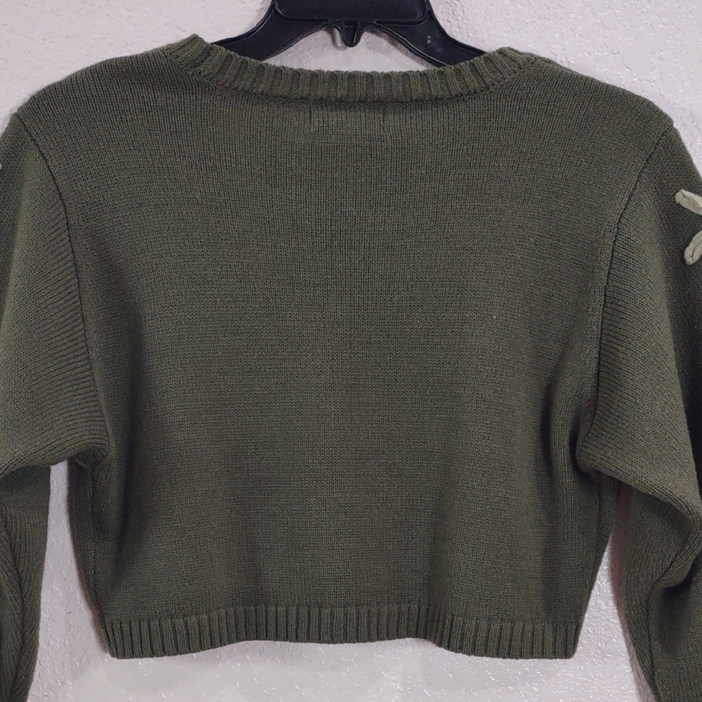 JESSICA SIMPSON, Size XL Green Sweater with Floral Sleeve Design - Picture 7 of 17